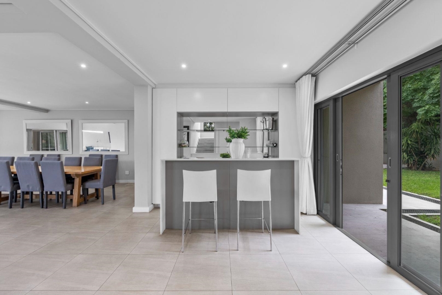 10 Bedroom Property for Sale in Camps Bay Western Cape